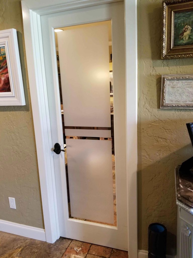 clays-customs-fine-crystal-master-bathroom-scaled